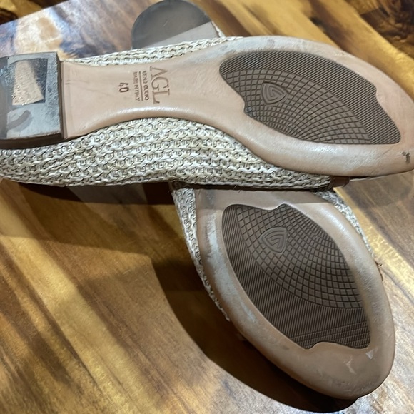 AGL Cap Toe Ballet Flats Blue and Tan Flats with leather strap and buckle - Picture 6 of 7